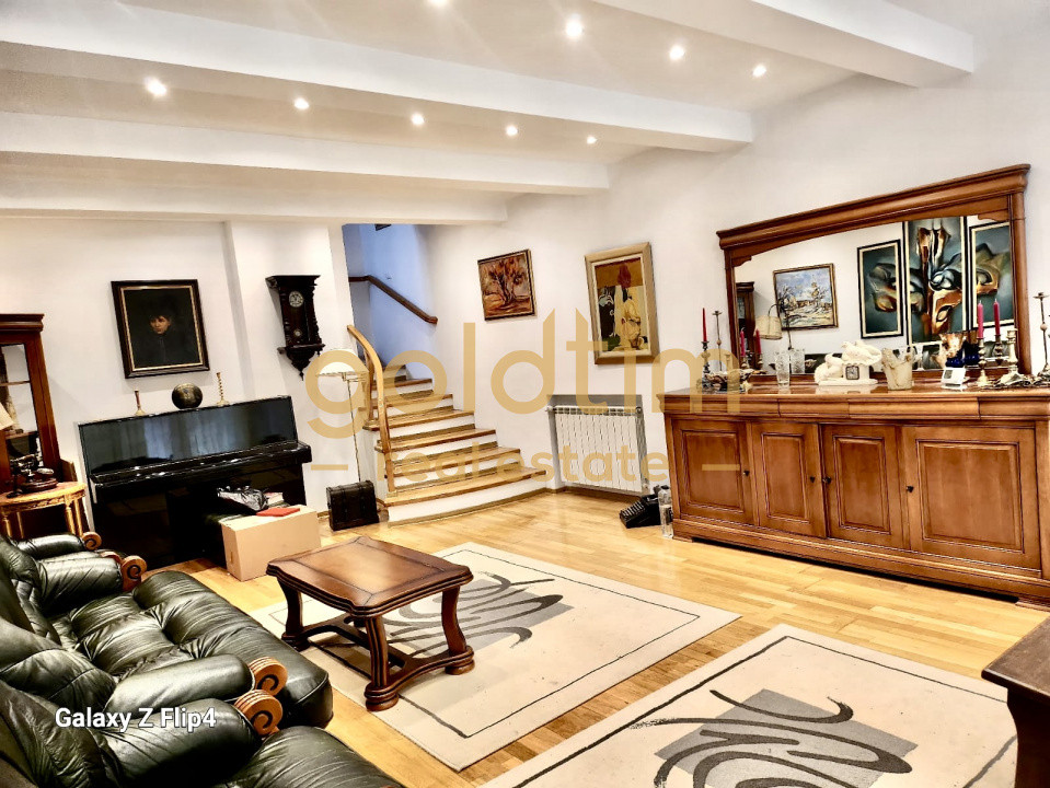 VILA IMPOZANTA P+3 /TEREN 800MP/ VEDERE PANORAMICA ASUPRA ORASULUI/ULTRACENTRAL