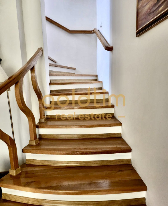 VILA IMPOZANTA P+3 /TEREN 800MP/ VEDERE PANORAMICA ASUPRA ORASULUI/ULTRACENTRAL