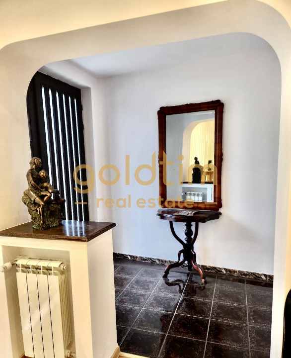 VILA IMPOZANTA P+3 /TEREN 800MP/ VEDERE PANORAMICA ASUPRA ORASULUI/ULTRACENTRAL