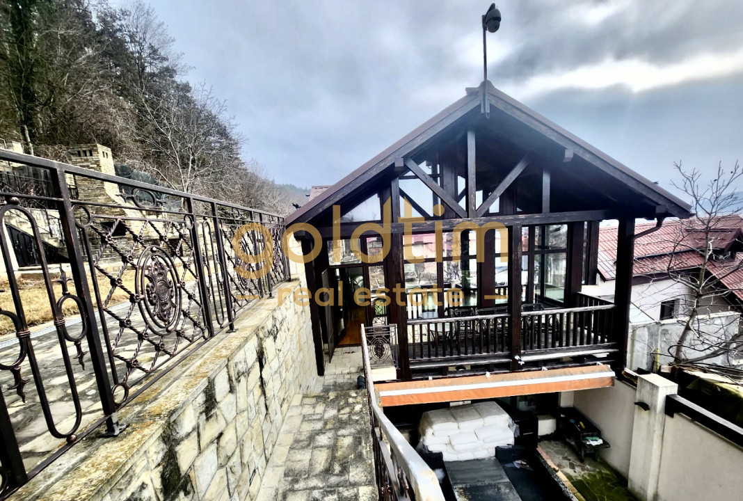 VILA IMPOZANTA P+3 /TEREN 800MP/ VEDERE PANORAMICA ASUPRA ORASULUI/ULTRACENTRAL