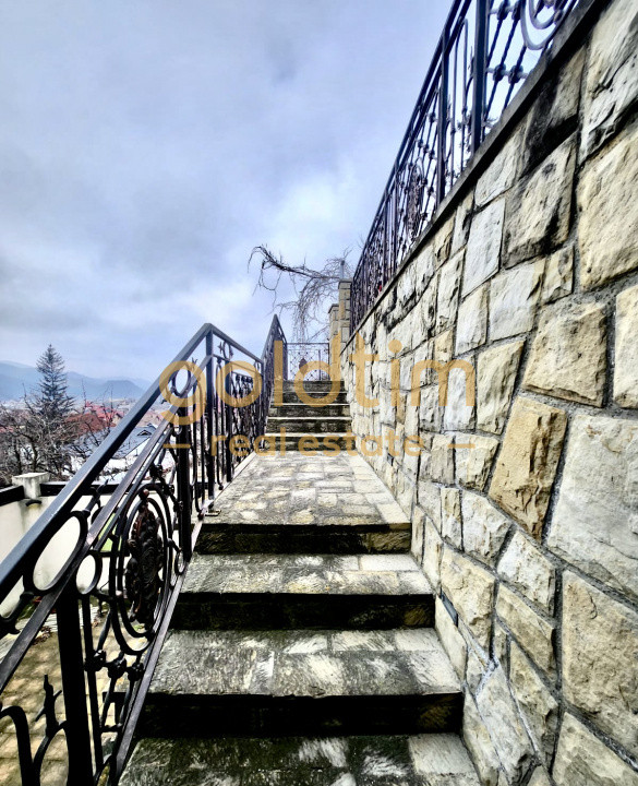 VILA IMPOZANTA P+3 /TEREN 800MP/ VEDERE PANORAMICA ASUPRA ORASULUI/ULTRACENTRAL