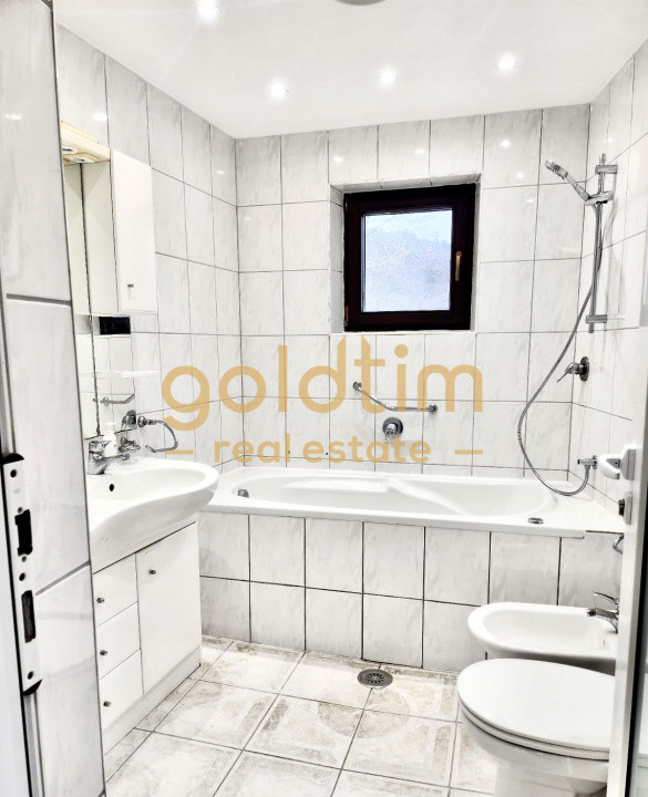 VILA IMPOZANTA P+3 /TEREN 800MP/ VEDERE PANORAMICA ASUPRA ORASULUI/ULTRACENTRAL