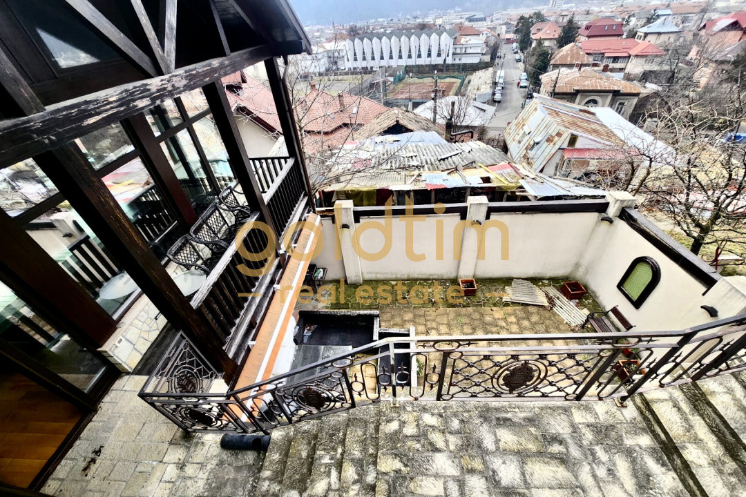 VILA IMPOZANTA P+3 /TEREN 800MP/ VEDERE PANORAMICA ASUPRA ORASULUI/ULTRACENTRAL