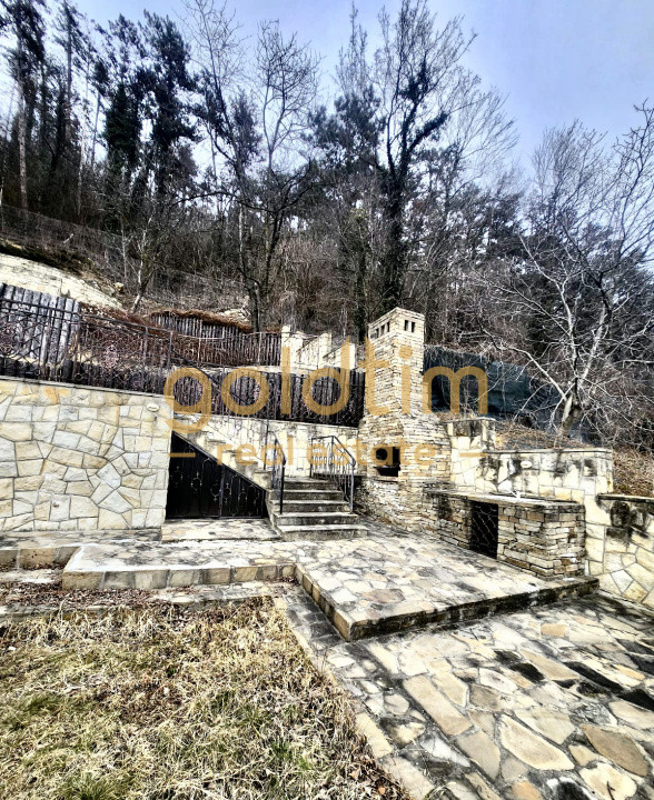 VILA IMPOZANTA P+3 /TEREN 800MP/ VEDERE PANORAMICA ASUPRA ORASULUI/ULTRACENTRAL