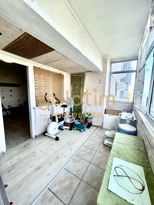 VANZARE APARTAMENT 4 CAMERE 94MP/BALCON/LOC PARCARE/ZONA AUCHAN