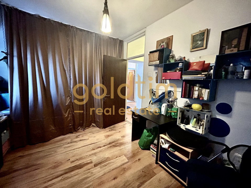 VANZARE APARTAMENT 4 CAMERE 94MP/BALCON/LOC PARCARE/ZONA AUCHAN