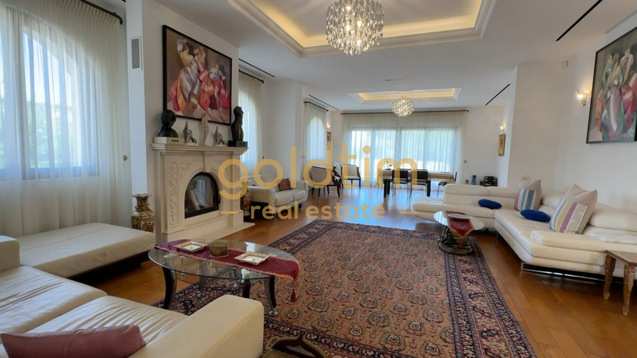 VILA INDIVIDUALA/PIPERA/TEREN 2000mp/GARAJ/SEMINEU/LUXOASA SI LUMINOASA 