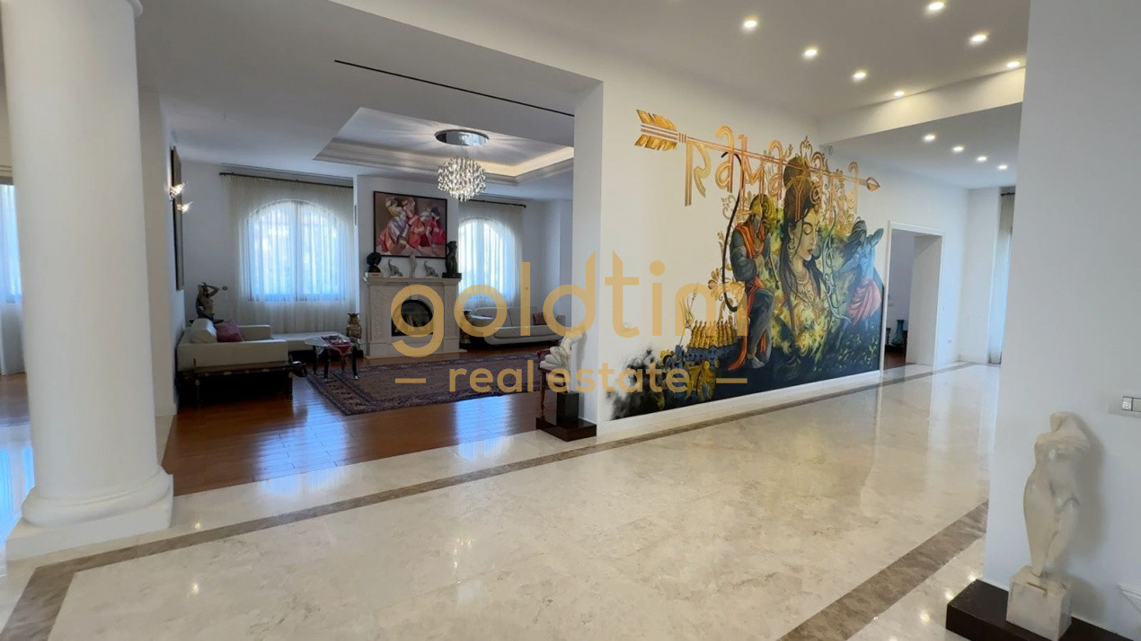 VILA INDIVIDUALA/PIPERA/TEREN 2000mp/GARAJ/SEMINEU/LUXOASA SI LUMINOASA 