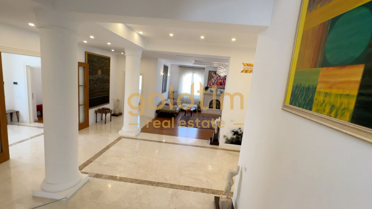 VILA INDIVIDUALA/PIPERA/TEREN 2000mp/GARAJ/SEMINEU/LUXOASA SI LUMINOASA 