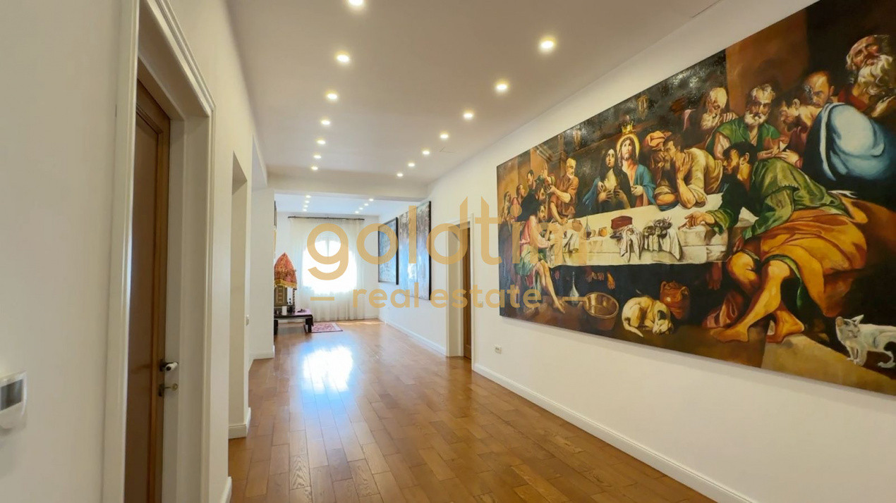 VILA INDIVIDUALA/PIPERA/TEREN 2000mp/GARAJ/SEMINEU/LUXOASA SI LUMINOASA 