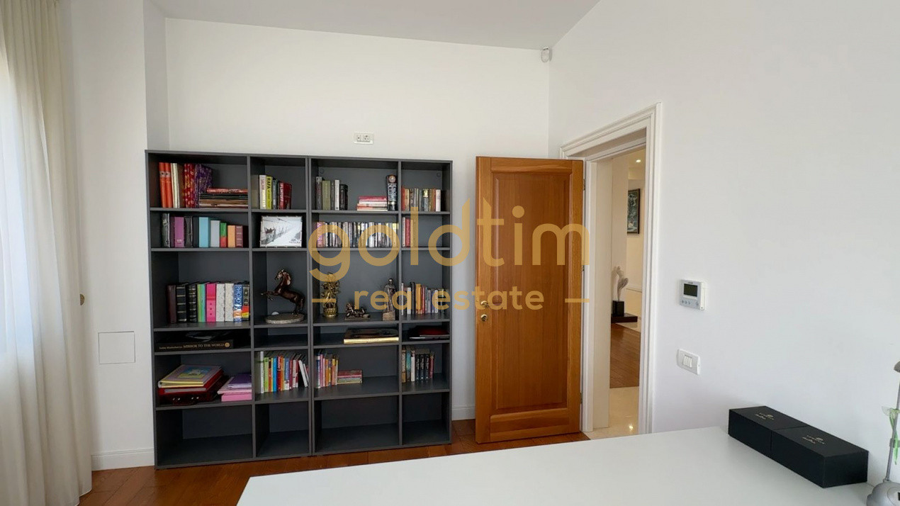 VILA INDIVIDUALA/PIPERA/TEREN 2000mp/GARAJ/SEMINEU/LUXOASA SI LUMINOASA 