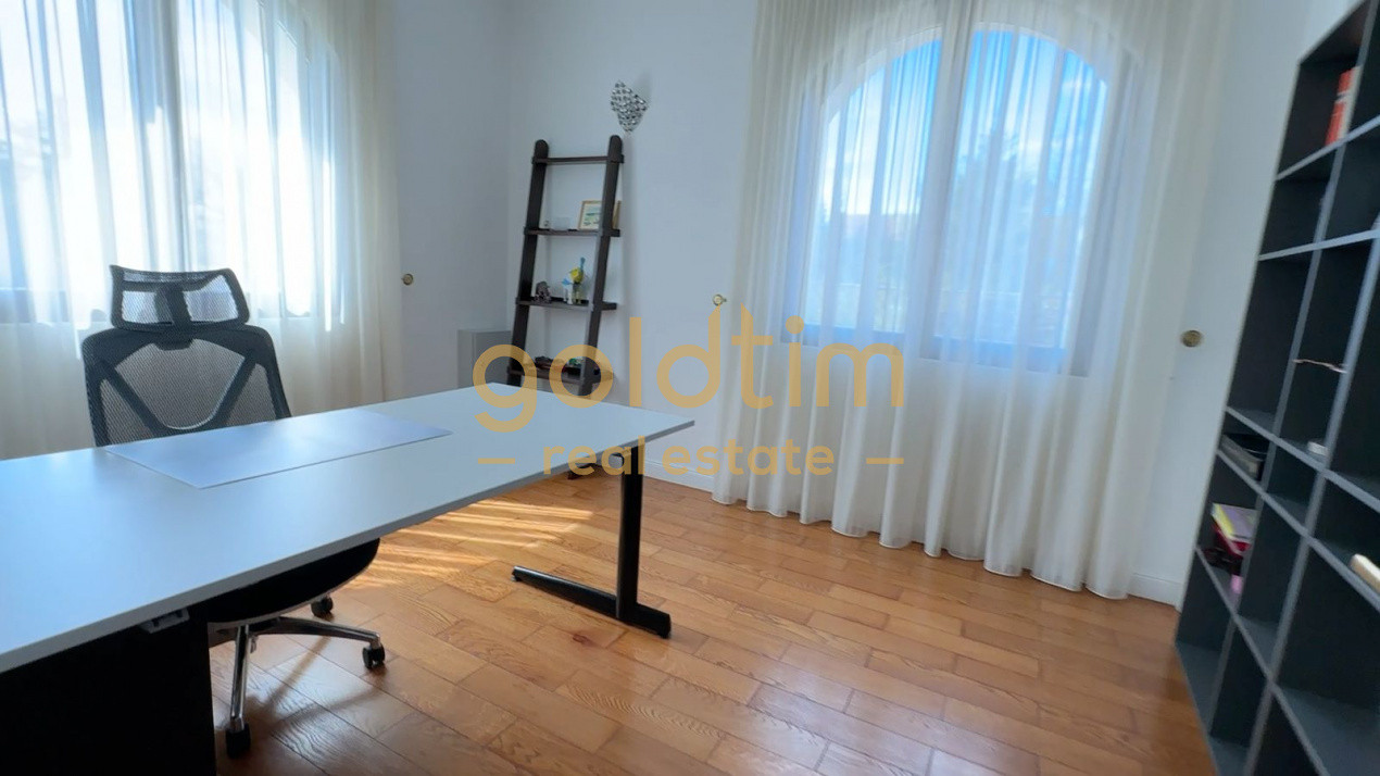 VILA INDIVIDUALA/PIPERA/TEREN 2000mp/GARAJ/SEMINEU/LUXOASA SI LUMINOASA 