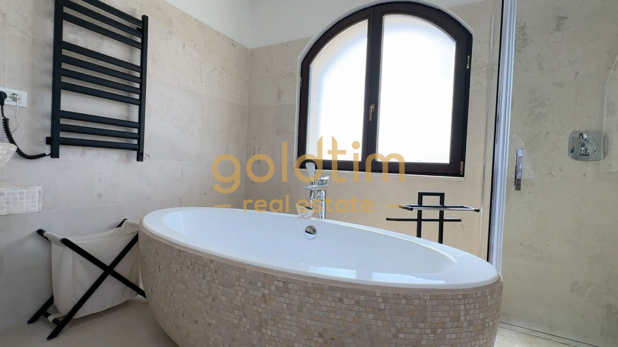 VILA INDIVIDUALA/PIPERA/TEREN 2000mp/GARAJ/SEMINEU/LUXOASA SI LUMINOASA 