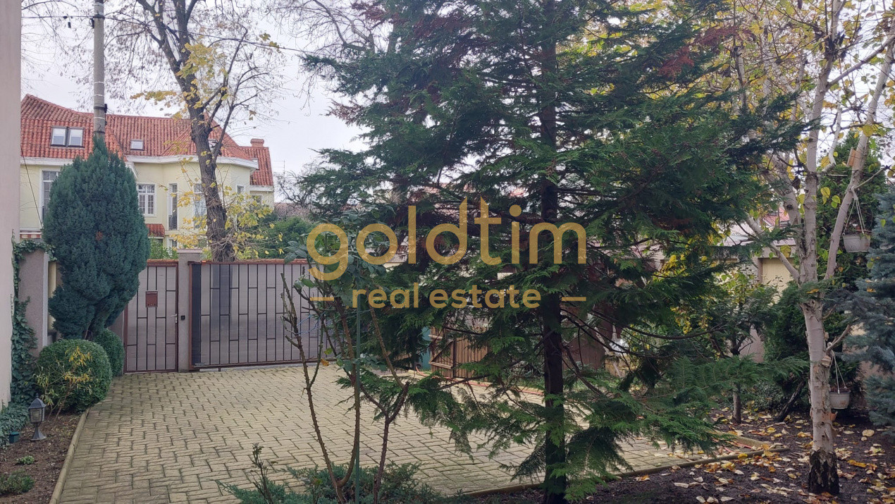 PRETABIL BIROU/CURTE GENROASA/SPATII GENEROASE/ZONA LINISTITA/PARCARE