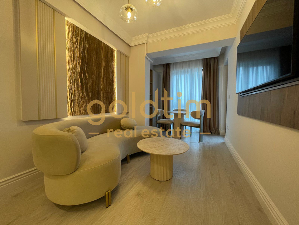 STUDIO SUPERB/DESIGN UNIC/PIPERA OMV/MOBILAT SI UTILAT