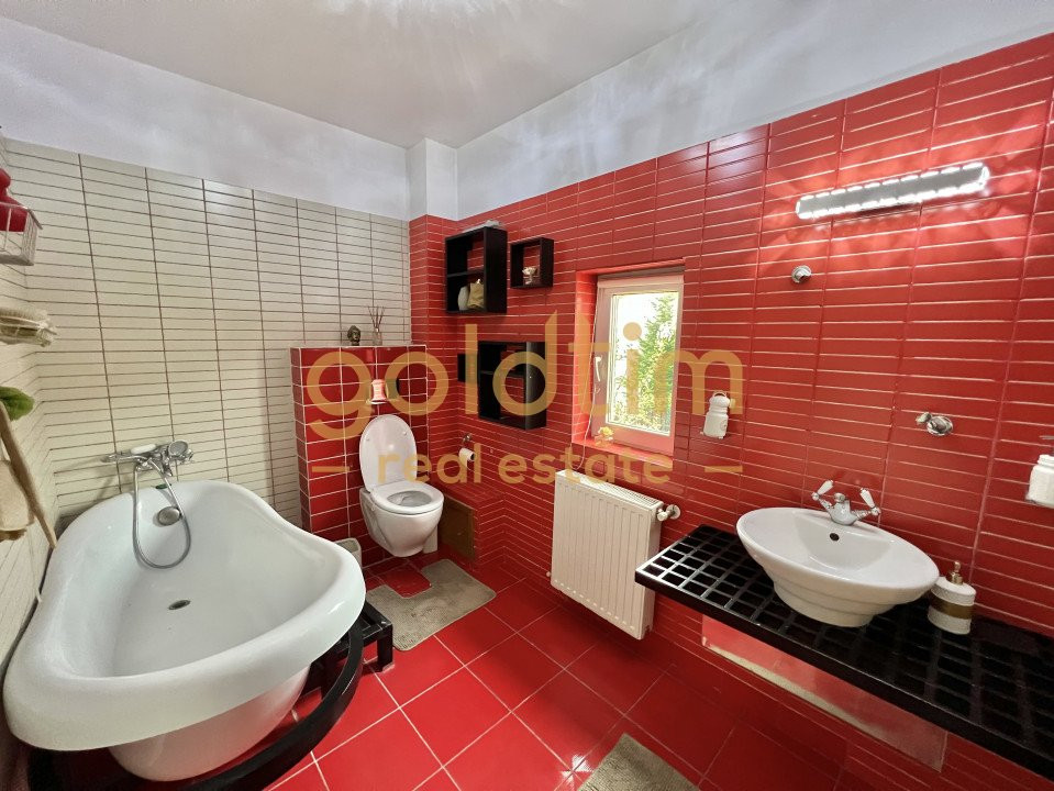 VILĂ CU GRĂDINĂ/MOBILATĂ ȘI UTILATĂ/COMPLEX