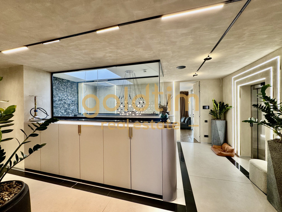 SUPERB/ PENTHOUSE MOBILAT SI UTILAT/ TERASA 70 mp