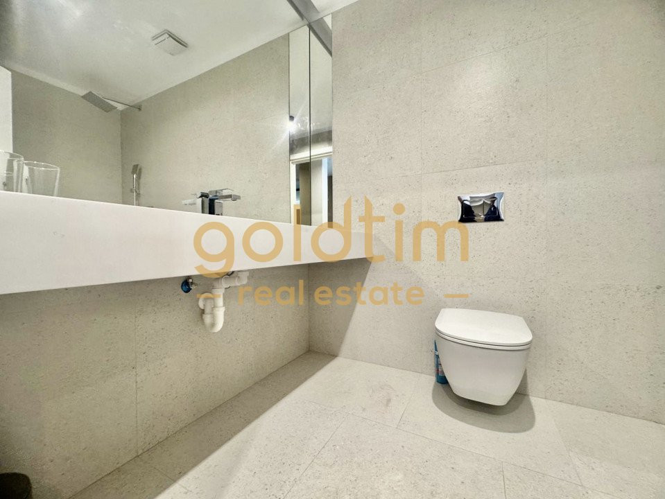 PRIMA INCHIRIERE/TERASA GENEROASA 