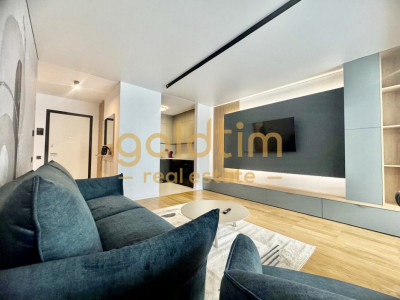 PRIMA INCHIRIERE/TERASA GENEROASA 