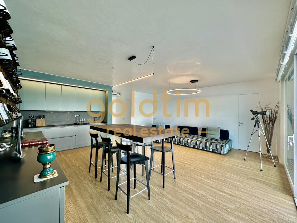 CASA PLUTITOARE/CONSTRUCTIE BETON PLUTITOR/UNICA IN ROMANIA/5 LOCURI DE ACOSTARE