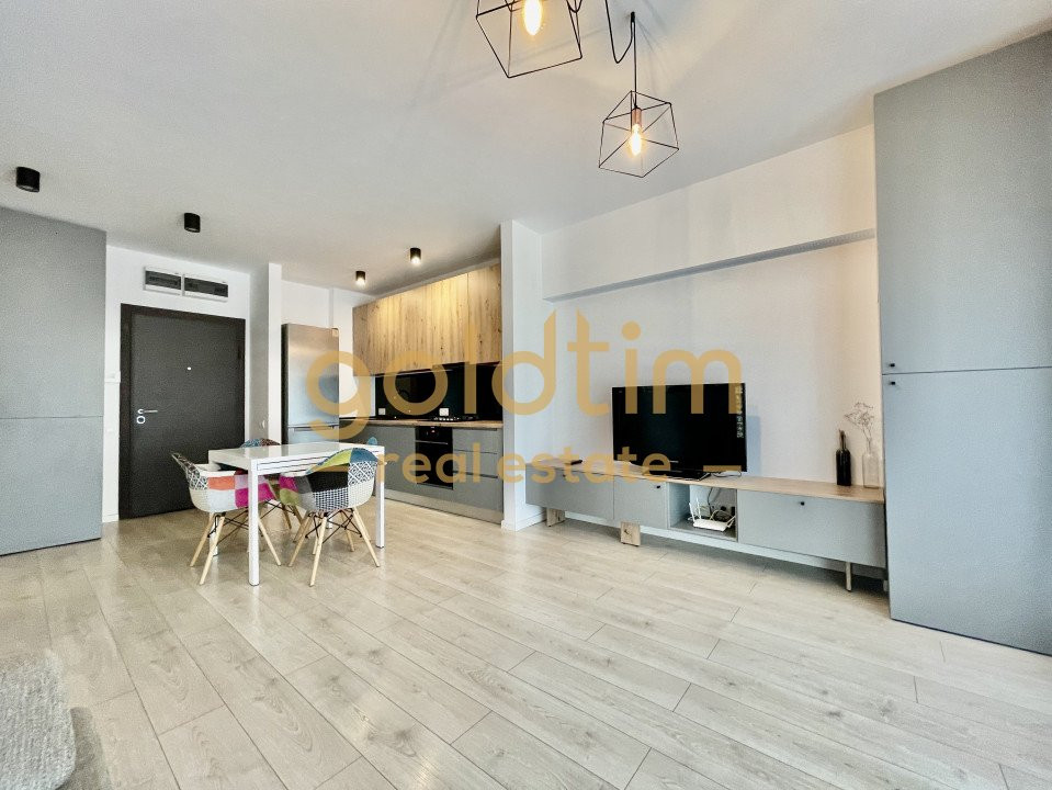 NOU/ PRIVELISTE SUPERBA/ 