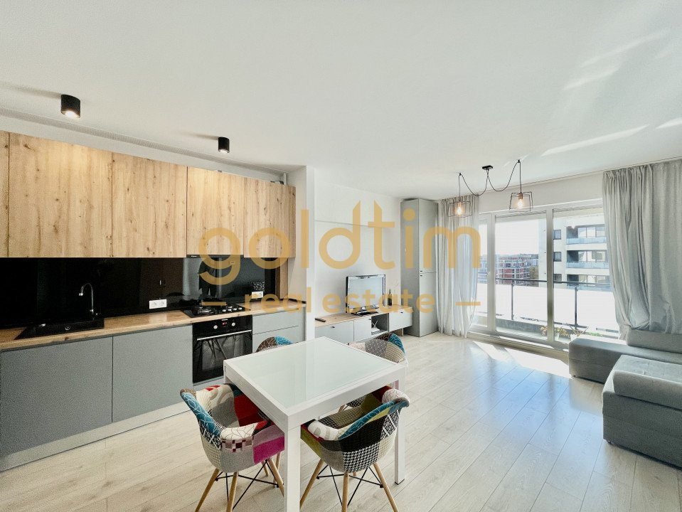 NOU/ PRIVELISTE SUPERBA/ 