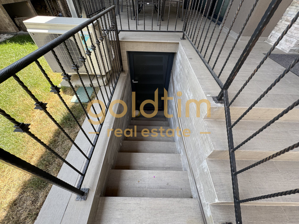 VILA DE COLT/ MOBILATA SI UTILATA/ PARCARI