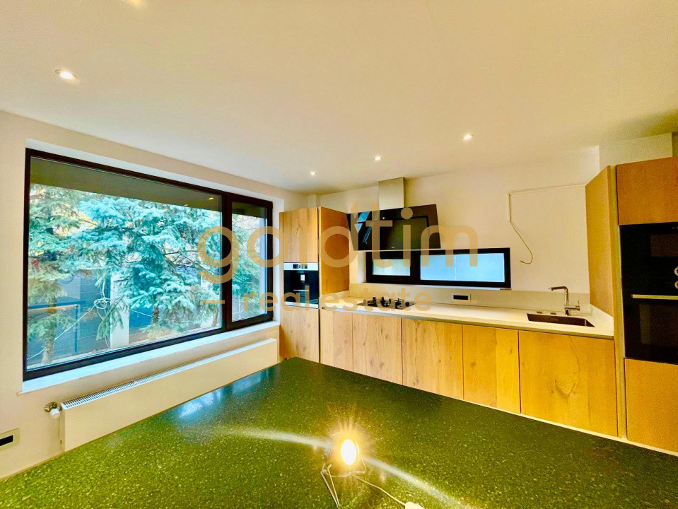 CASA INDIVIDUALA/SUPERBA/PIPERA/EROU IANCU NICOLAE/PISCINA/CURTE GENEROASA