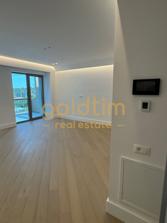 IANCU NICOLAE /PIPERA/CORTINA 126/LUMINOS SI SPATIOS/TERASA GENEROASA 