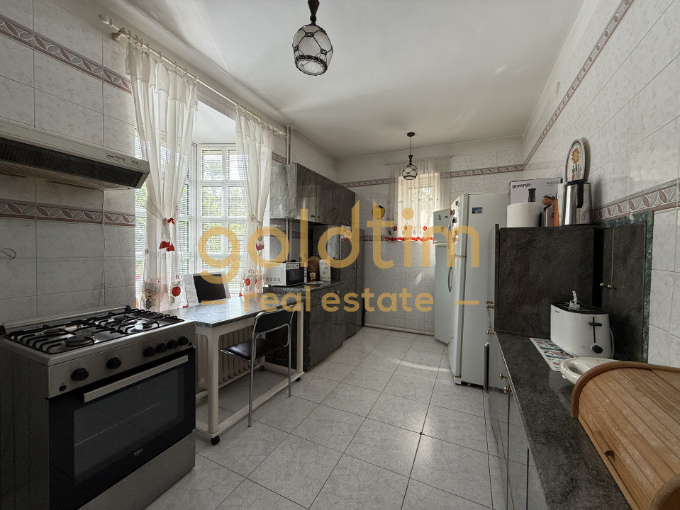 CASA IN ZONA LINISTITA/MOBILATA/UTILATA/TEREN IMPRESIONANT 5000MP/CORNU/PRAHOVA