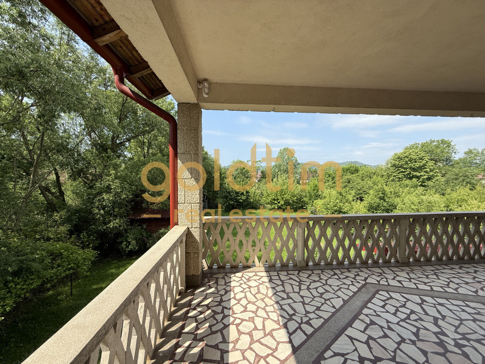 CASA IN ZONA LINISTITA/MOBILATA/UTILATA/TEREN IMPRESIONANT 5000MP/CORNU/PRAHOVA