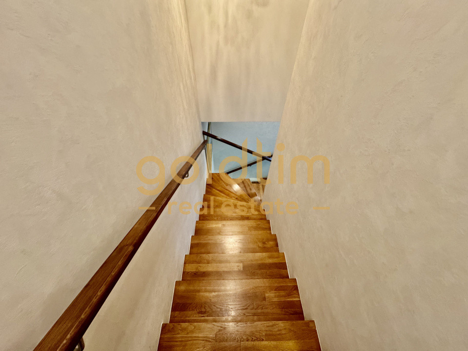 VILA DE COLT/ MOBILATA SI UTILATA/ PARCARI