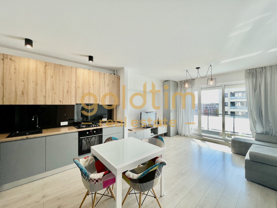 NOU/ PRIVELISTE SUPERBA/ 