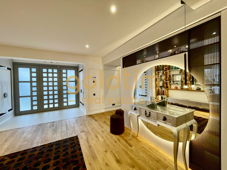 UNICA/ABSOLUT SUPERBA/ VILA INDIVIDUALA/IANCU NICOLAE/CURTE GENEROASA