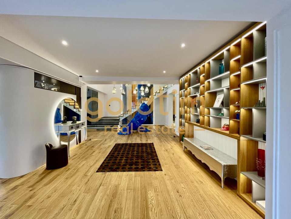 UNICA/ABSOLUT SUPERBA/ VILA INDIVIDUALA/IANCU NICOLAE/CURTE GENEROASA