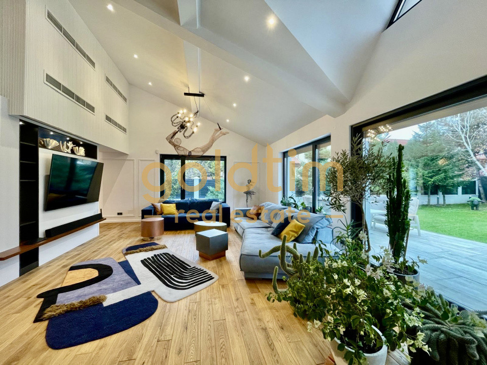 UNICA/ABSOLUT SUPERBA/ VILA INDIVIDUALA/IANCU NICOLAE/CURTE GENEROASA