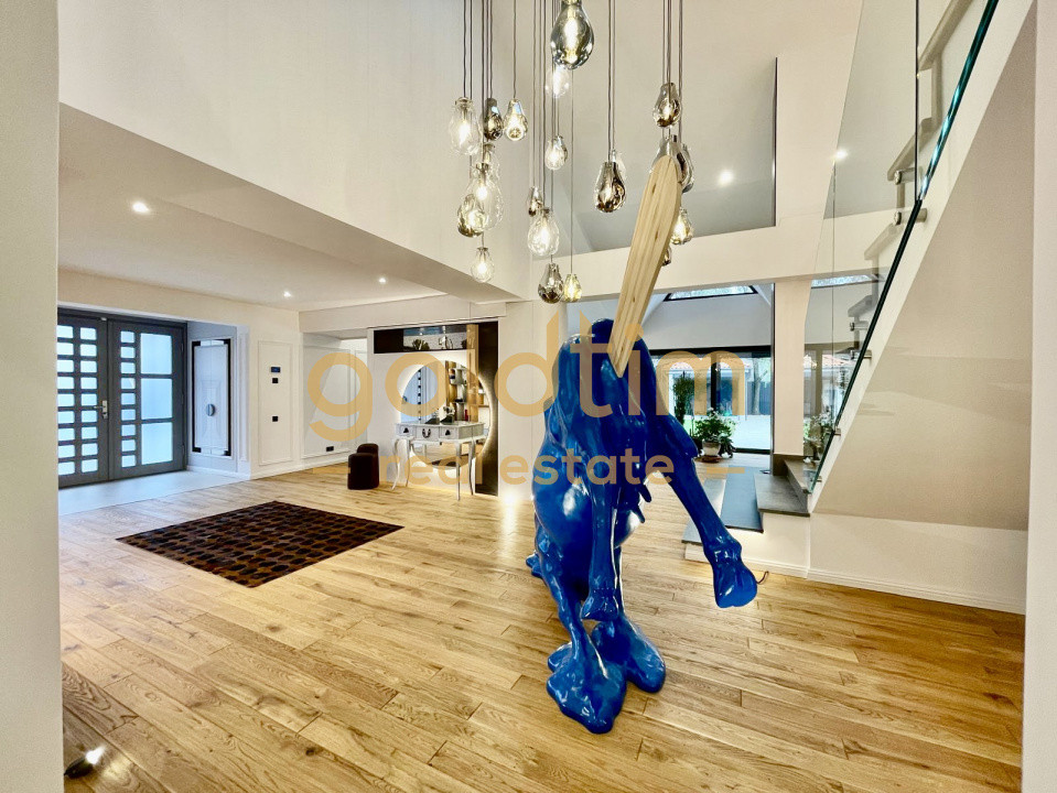 UNICA/ABSOLUT SUPERBA/ VILA INDIVIDUALA/IANCU NICOLAE/CURTE GENEROASA