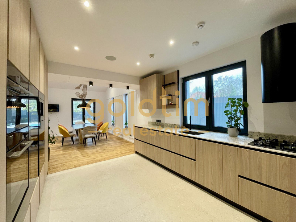 UNICA/ABSOLUT SUPERBA/ VILA INDIVIDUALA/IANCU NICOLAE/CURTE GENEROASA