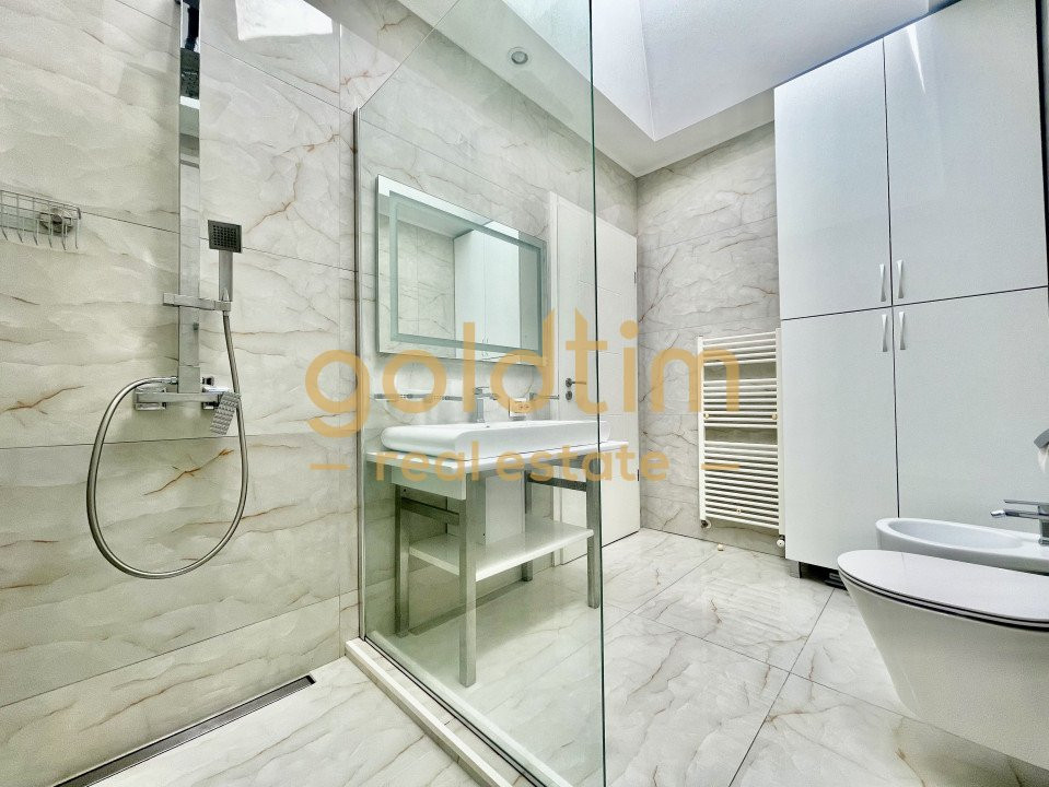 SUPERB/ MINI PENTHOUSE/ SEMINEU/ TERASA 45 mp/ BARBEQUE/ PARCARE/ BOXA