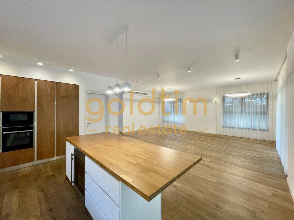 VILA INDIVIDUALA/ SCOALA AMERICANA/GARAJ