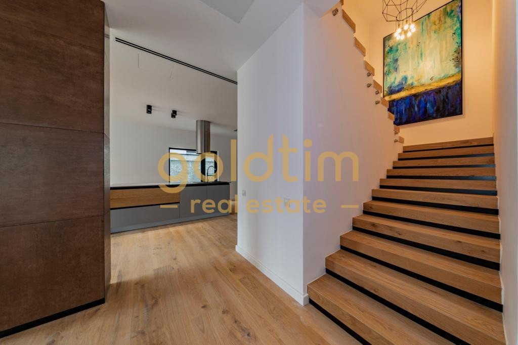 EXQUISITE VILLA/LUXURY DESIGN/2 PARKINGS