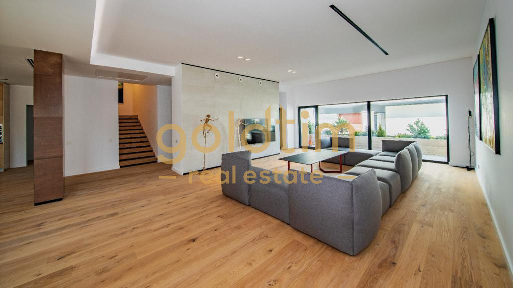 EXQUISITE VILLA/LUXURY DESIGN/2 PARKINGS