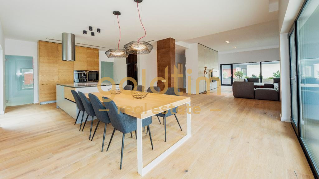 EXQUISITE VILLA/LUXURY DESIGN/2 PARKINGS