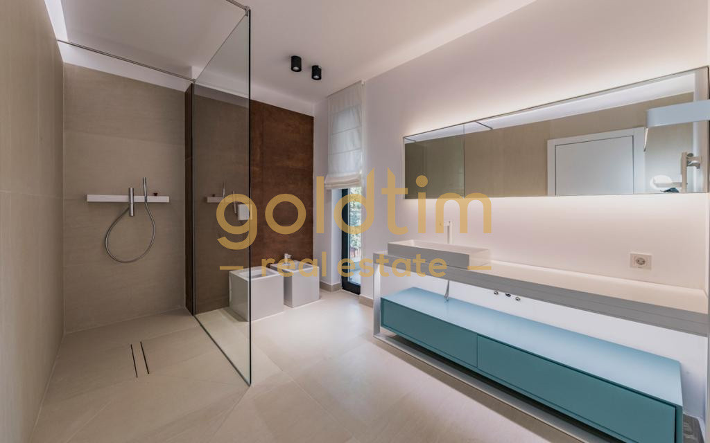 EXQUISITE VILLA/LUXURY DESIGN/2 PARKINGS