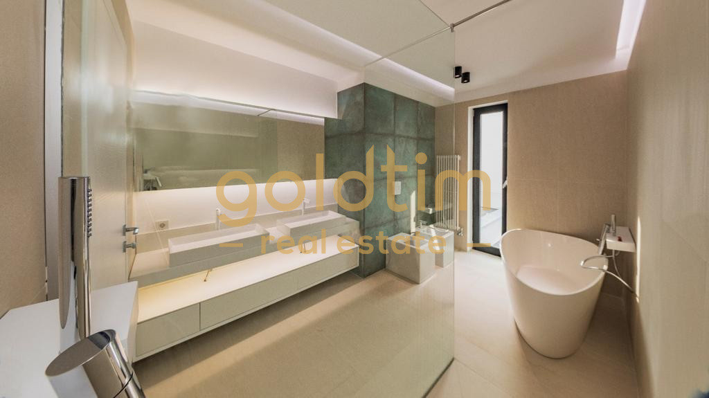 EXQUISITE VILLA/LUXURY DESIGN/2 PARKINGS