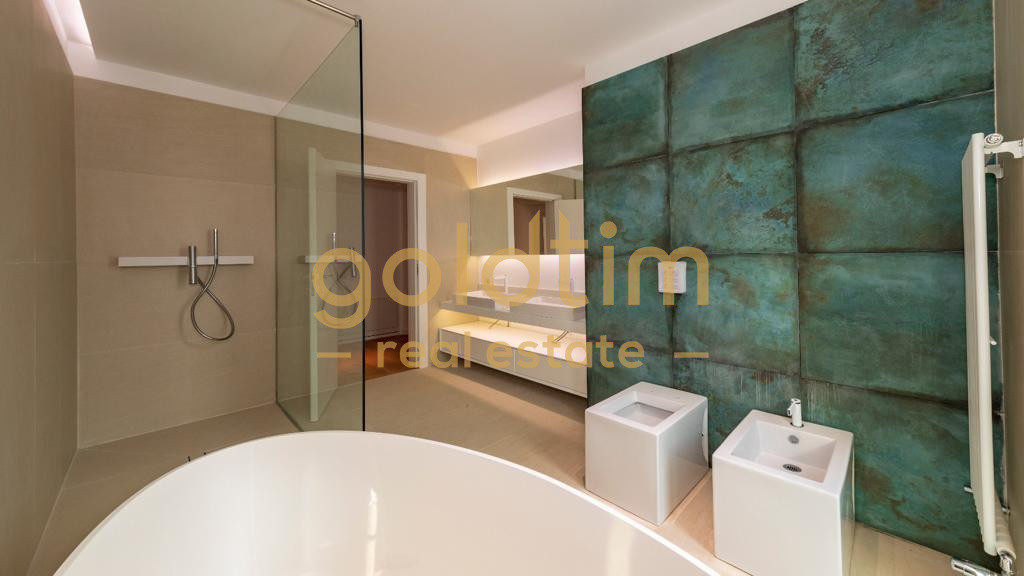 EXQUISITE VILLA/LUXURY DESIGN/2 PARKINGS