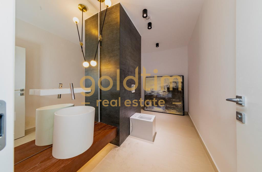 EXQUISITE VILLA/LUXURY DESIGN/2 PARKINGS