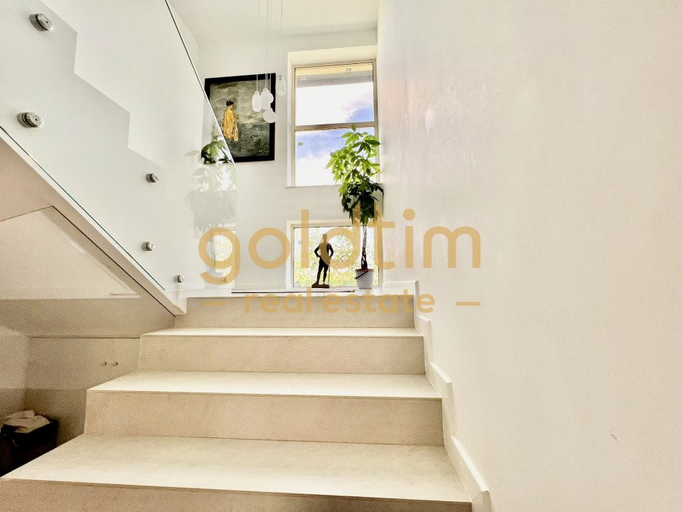 SUPERB/DUPLEX/GRADINA MATURA/ ANSAMBLU SECURIZAT LANGA PADURE